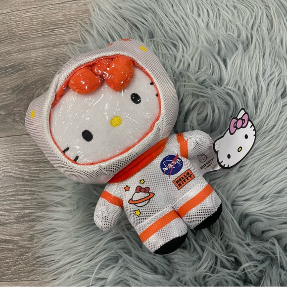 Hello Kitty Toys Nwt Sanriofiesta Nasa Hello Kitty Astronaut 8